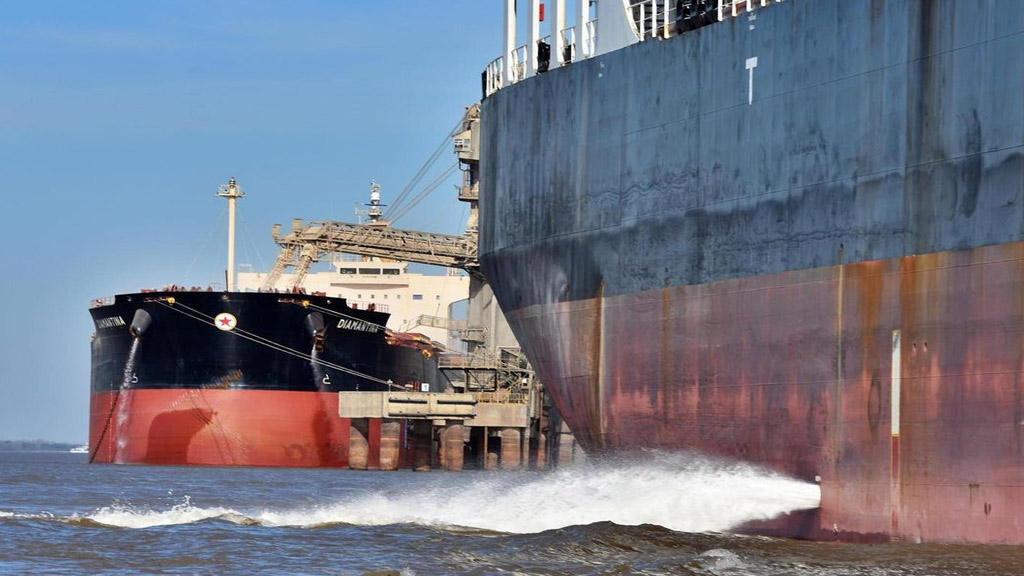 Preocupación en los puertos del Gran Rosario por pedidos salariales de la UOCRA