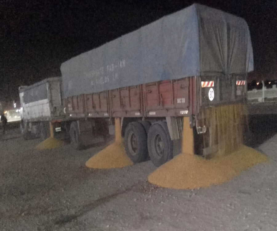 Video: atacan camiones con cereal en el acceso al puerto de Bahía Blanca
