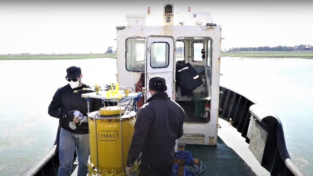 En video: el puerto de Bahía Blanca instaló una segunda boya de monitoreo ambiental