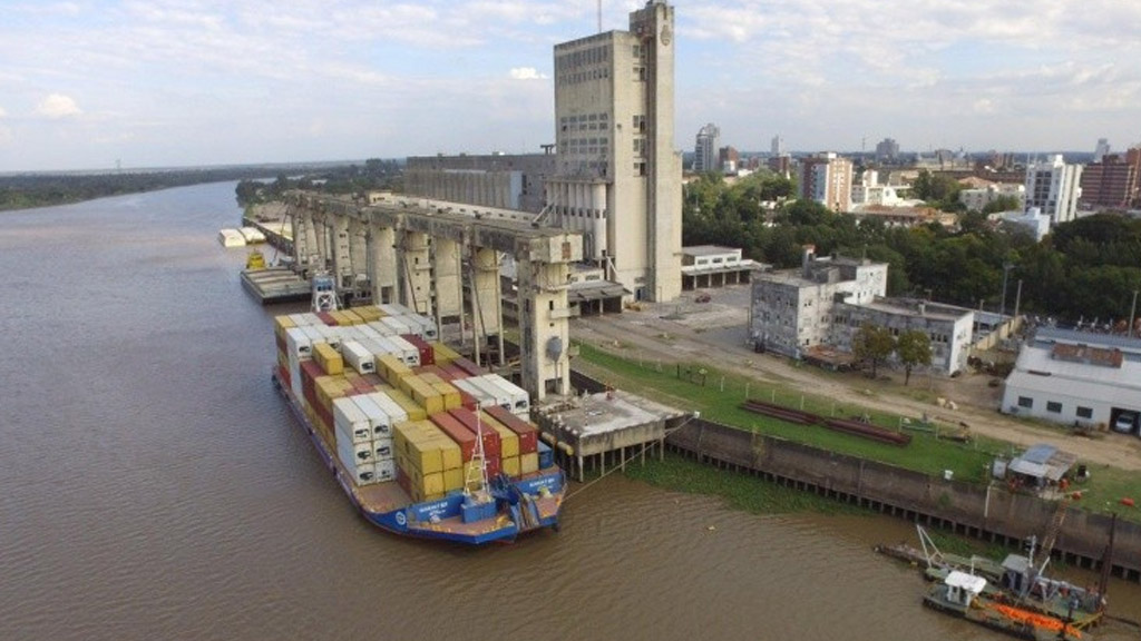 En un mes comenzará el servicio de barcazas con contenedores entre Santa Fe y La Plata