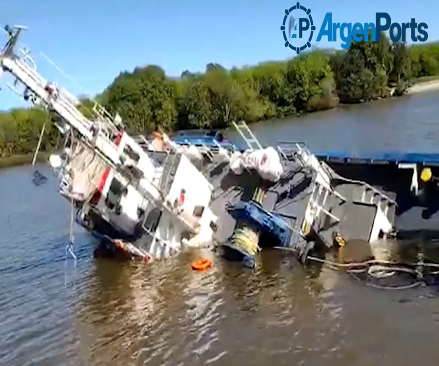 Video: se hundió un remolcador en el puerto de La Plata