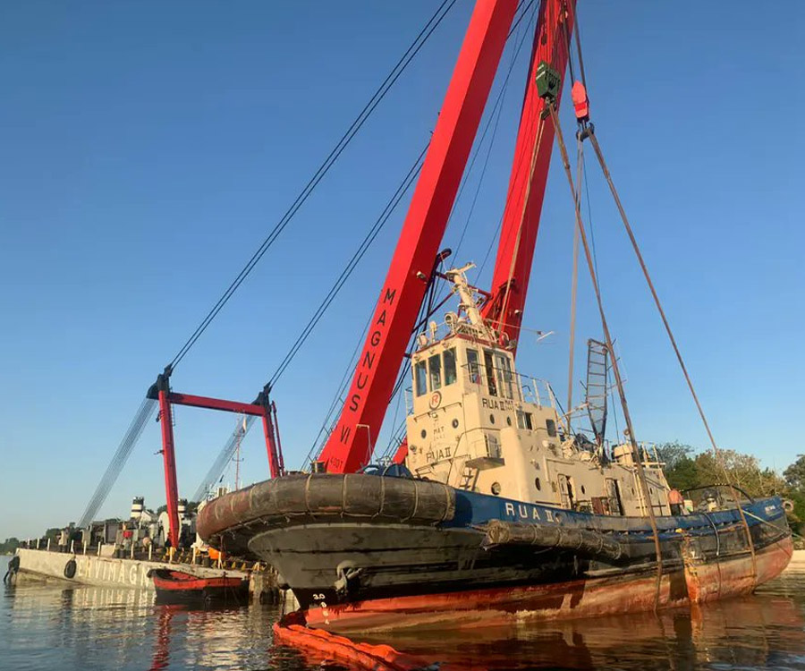 En fotos: uno de los últimos viajes del remolcador reflotado en La Plata