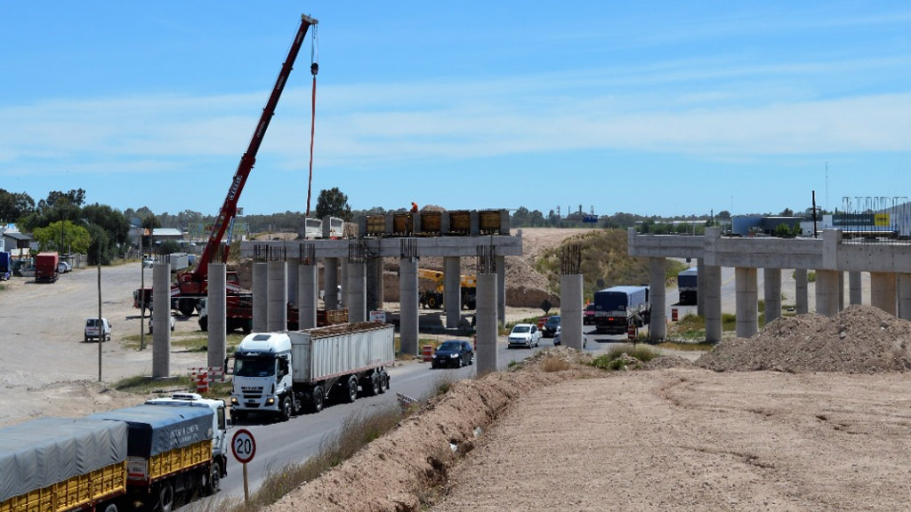 Avanzan las obras en dos autopistas claves hacia el puerto de Bahía Blanca
