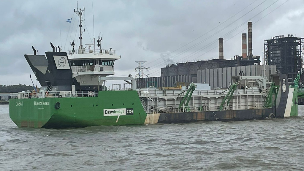 Con dos modernas dragas avanza el mantenimiento integral del puerto de Dock Sud