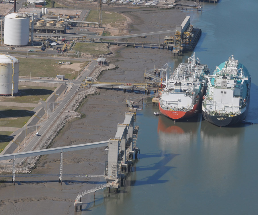 IEASA busca reprogramar la llegada de buques con GNL y gasoil importado