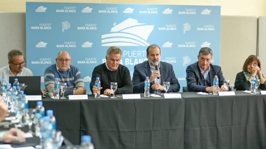 Petróleo offshore: miembros de la secretaría de Energía e YPF expusieron en Bahía Blanca