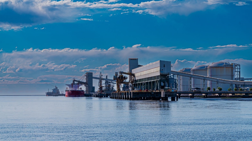 Por cuarto mes consecutivo el puerto de Bahía Blanca bate récords en movimiento de cargas