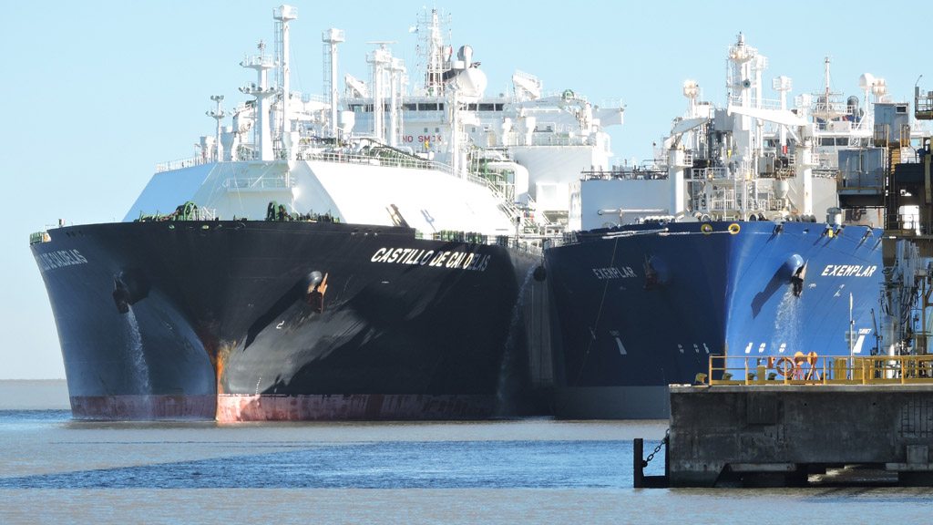 Nueva carga para el regasificador Exemplar en el puerto de Bahía Blanca