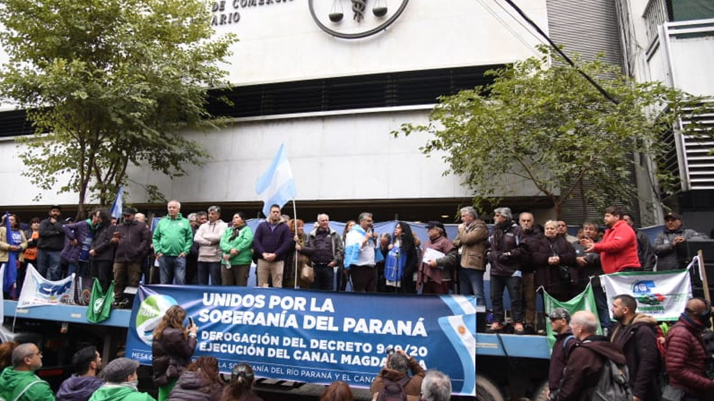Caravana Federal y acto en Rosario por el río Paraná y el canal Magdalena
