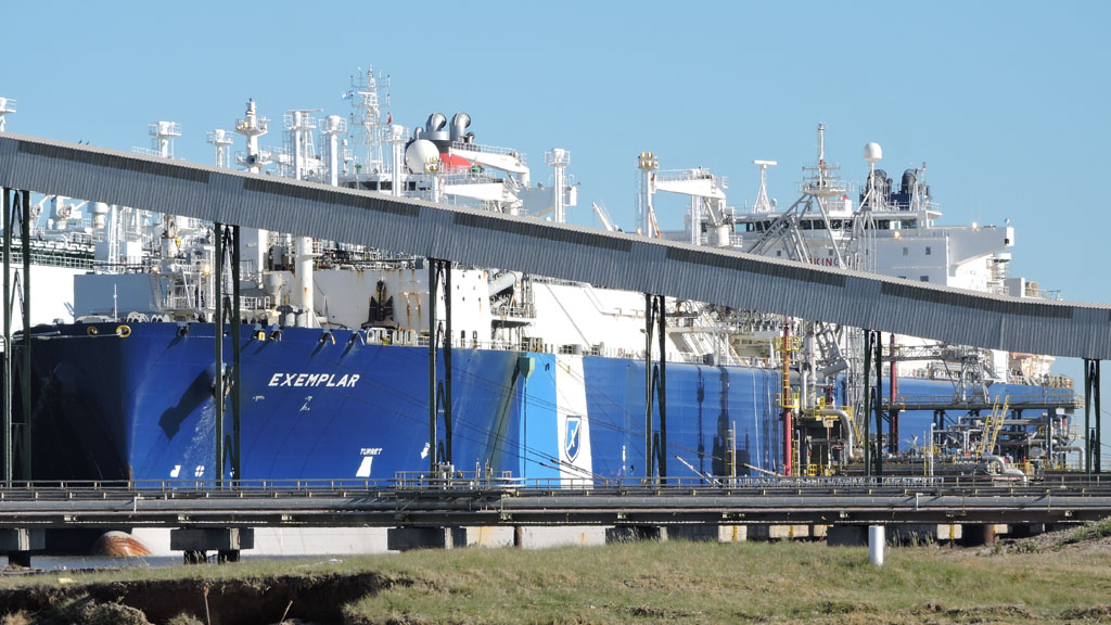 Se acentúa la regasificación en el puerto de Bahía Blanca