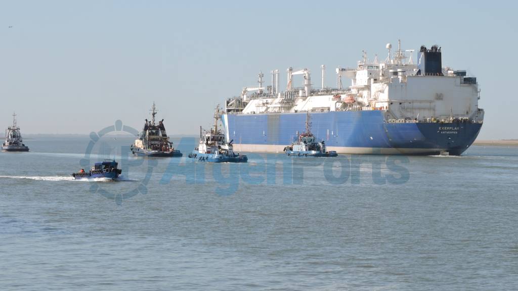 En fotos y videos: el regasificador Exemplar dejó el puerto de Bahía Blanca