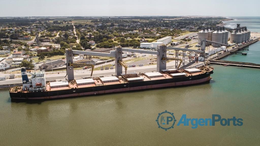 El puerto de Quequén exportó más de 650.000 toneladas de granos en agosto