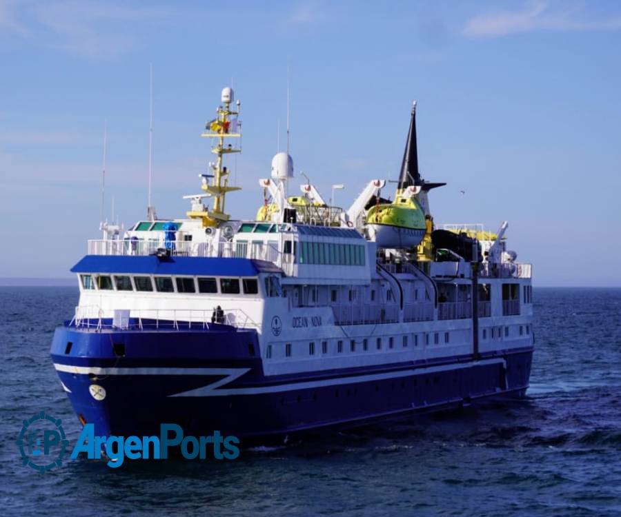 Puerto Madryn: con el Ocean Nova se abrió la temporada de cruceros 2022/2023