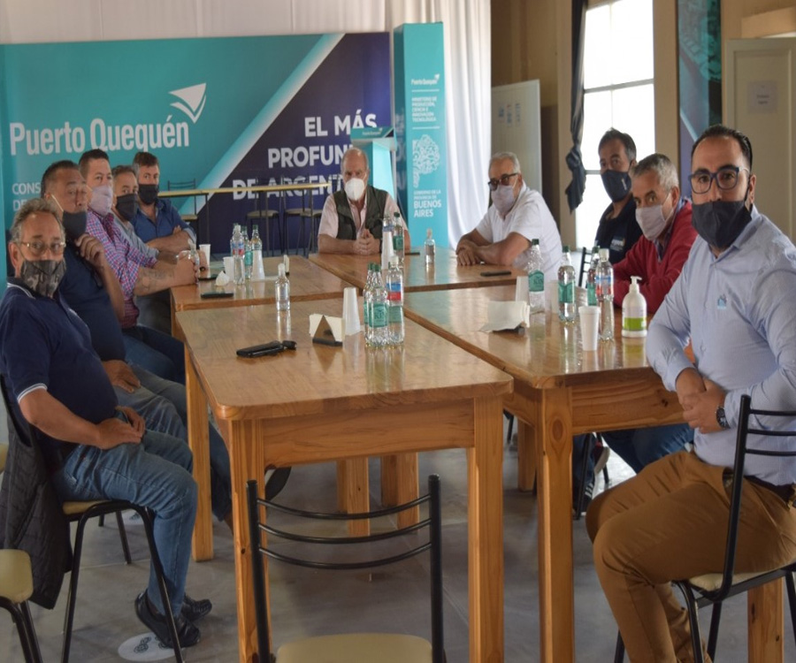 Alvaro se reunió con los gremios portuarios para ampliar el potencial productivo de Quequén