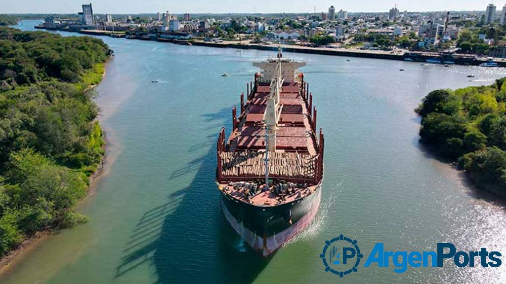 Siguen los embarques de madera en Concepción del Uruguay