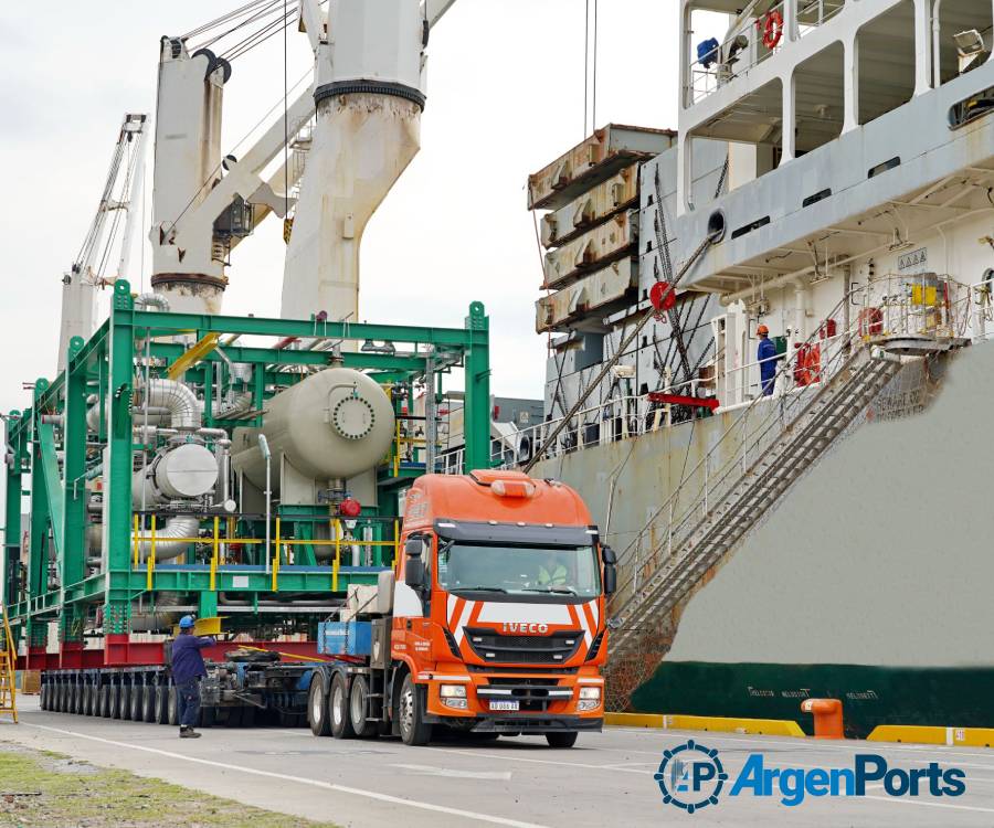 En fotos: espectacular movimiento de carga en el puerto de Dock Sud