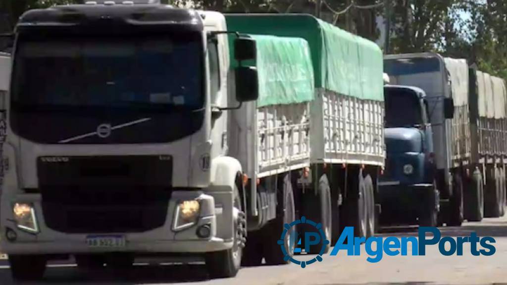 El ingreso de camiones con soja y maíz al Gran Rosario llega al mínimo en 22 años