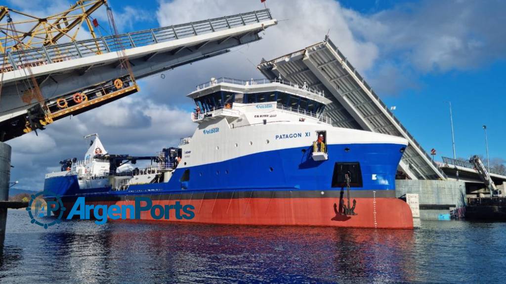 Zarpó el Patagón XI, el barco de transporte de peces más grande de Latinoamérica