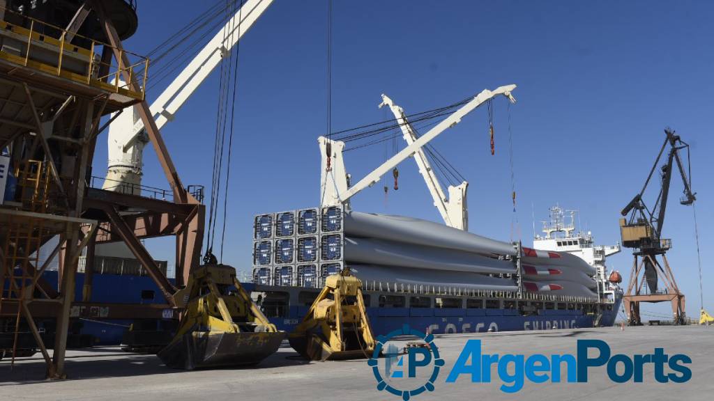 El Puerto de Bahía Blanca mantiene su rol relevante en la descarga de aerogeneradores