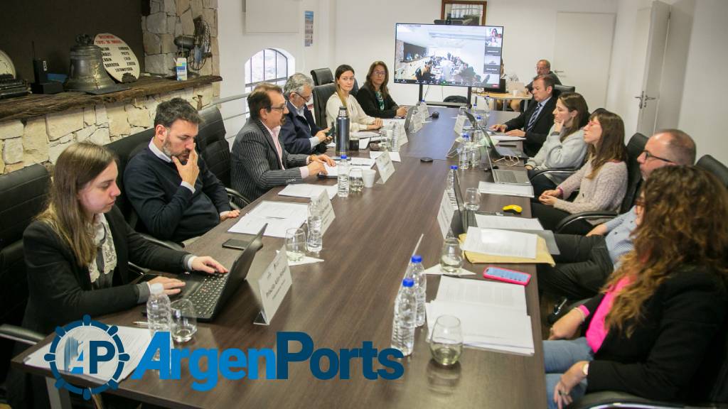 El Consejo Directivo de Ecovina analizó el rol de la industria naval como proveedora en la VNT