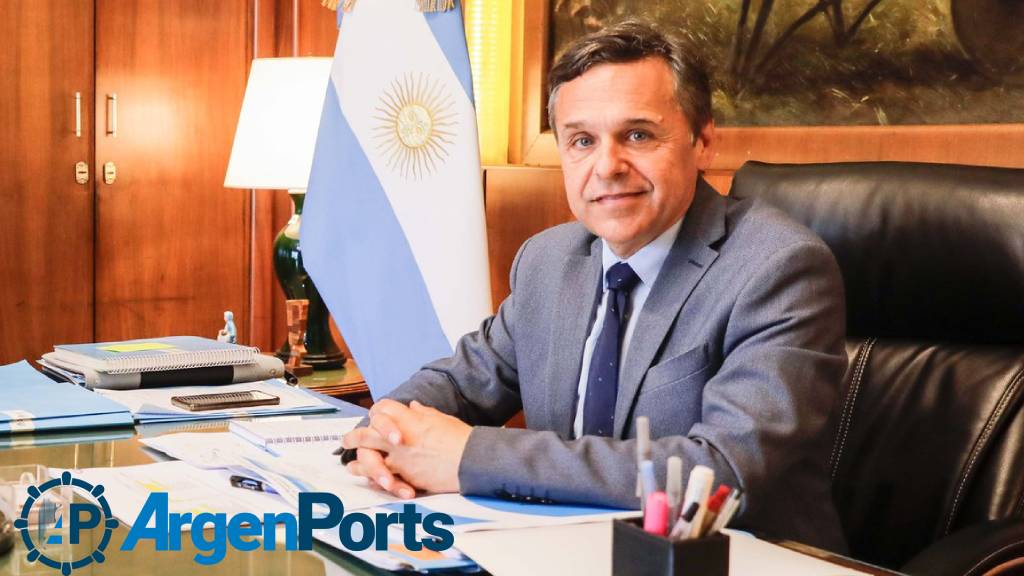 Giuliano: "El conflicto en la Hidrovía no es con gobierno paraguayo sino con los armadores"
