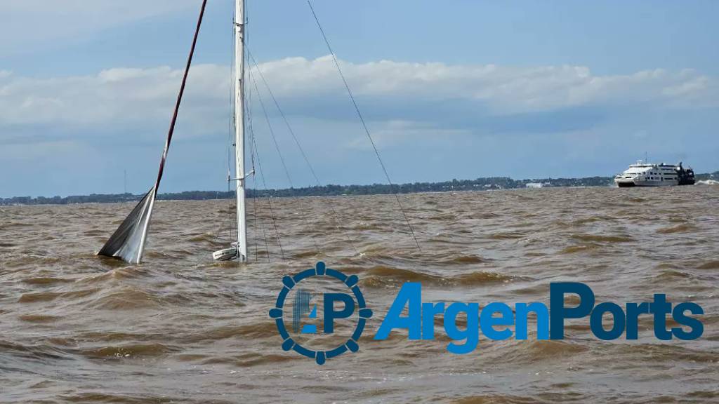 La Armada de Uruguay rescató a 12 tripulantes argentinos de un velero que terminó hundido