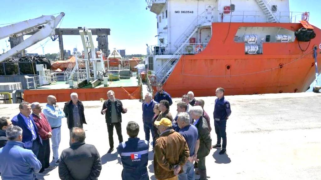 Mar del Plata: autoridades del buque Geo Service I recibieron una bienvenida en el puerto
