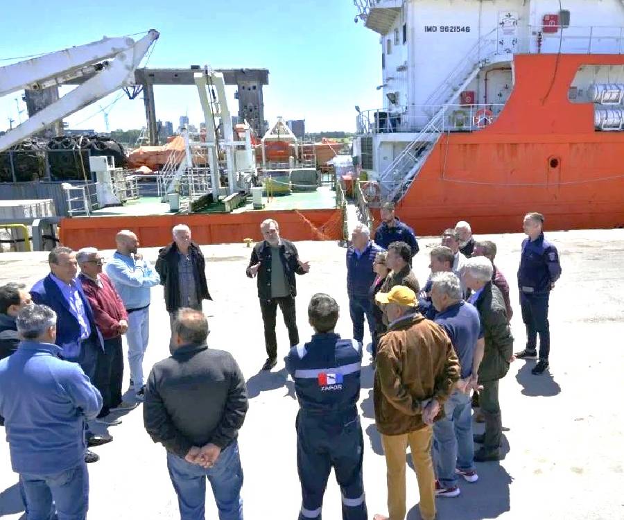 Mar del Plata: autoridades del buque Geo Service I recibieron una bienvenida en el puerto