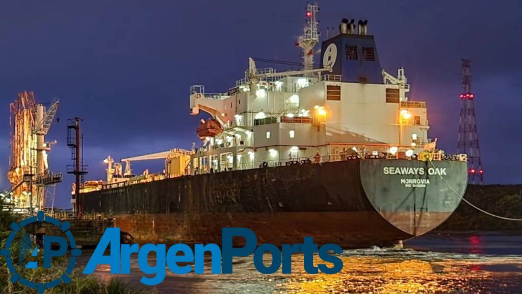 Entran buques con combustible importado y las refinerías presentan un plan de acción