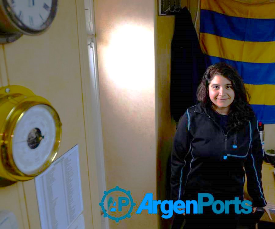 Soledad, la glacióloga que cumplió el sueño de trabajar a bordo del Irízar y llegar a la Antártida