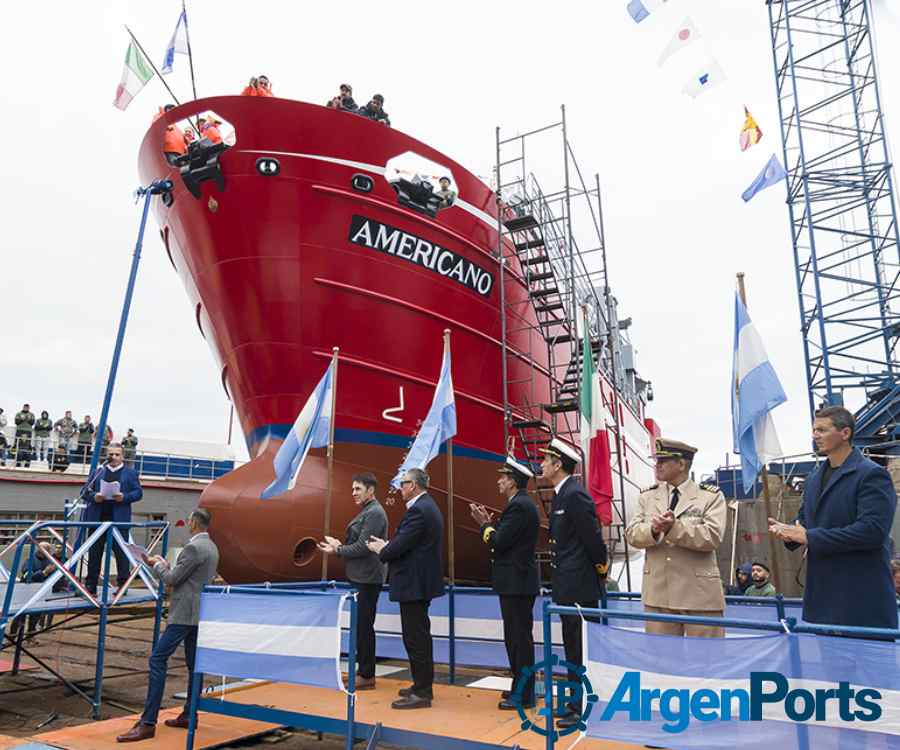 Botadura del pesquero Americano en Contessi y rechazo a la importación de buques usados