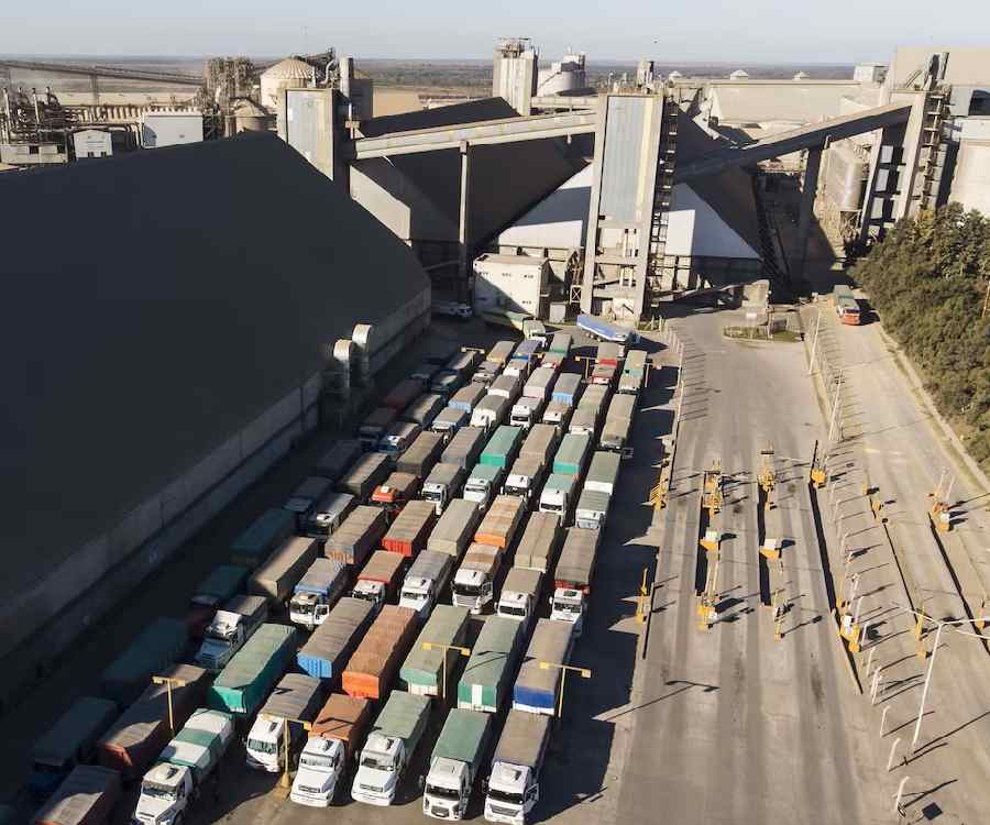 Santa Fe: estiman entre 15 mil y 20 mil la cantidad de camiones diarios rumbo a puertos