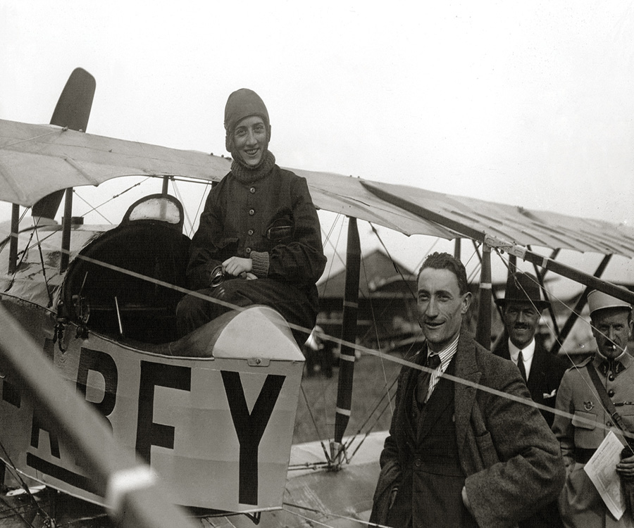 Homenaje a Adrienne Bolland, la primera aviadora que cruzó hace 100 años los Andes