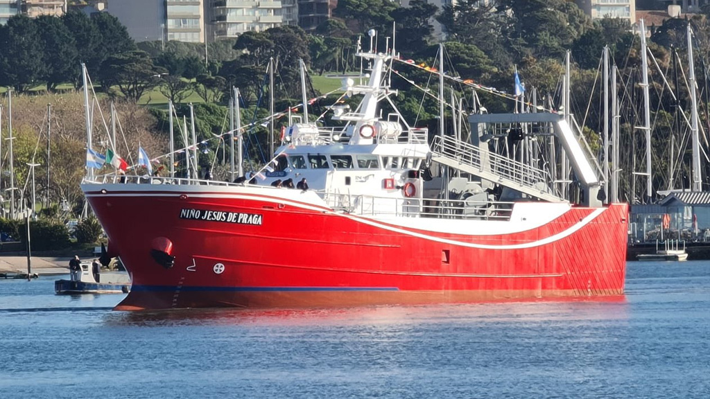 Botan un pesquero en Mar del Plata y aseguran que la renovación de la flota "es una realidad"