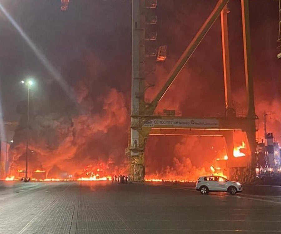 Videos: una fuerte explosión sacudió al puerto de Jebel Ali en Dubai